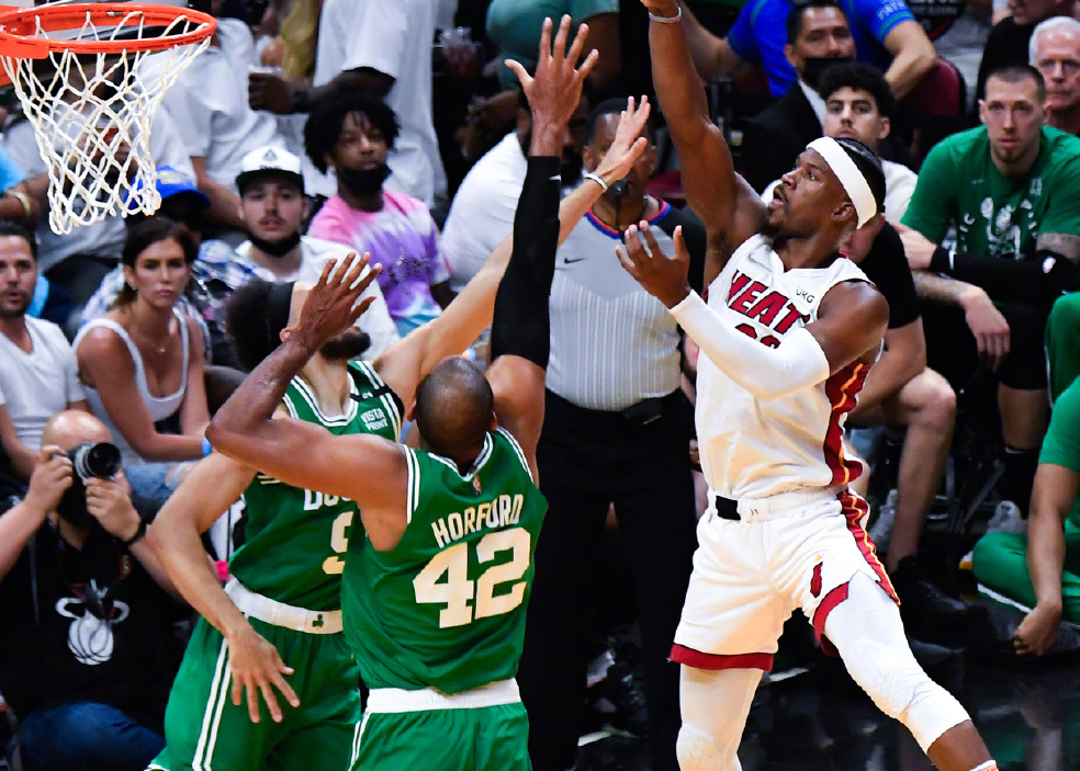 今晚金州勇士遗憾出局：足总杯节点到来，信心回归，赛程密集仍需轮换