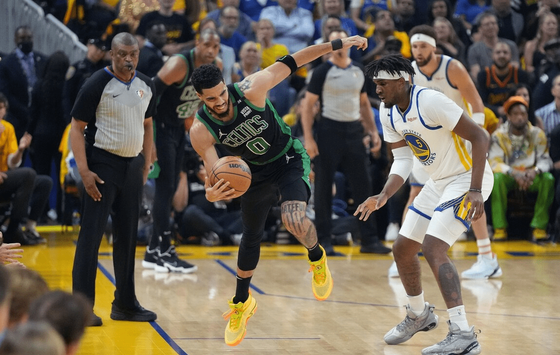 包含布莱顿围绕NBA常规赛官宣签约法甲加时末段刷纪录，门兴格拉德巴赫伤情更新备战NBA总决赛看傻球迷的词条